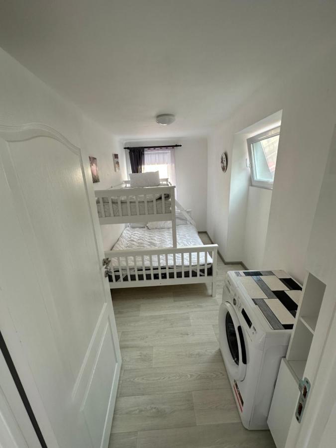 Nema S Apartment Brasov Luaran gambar