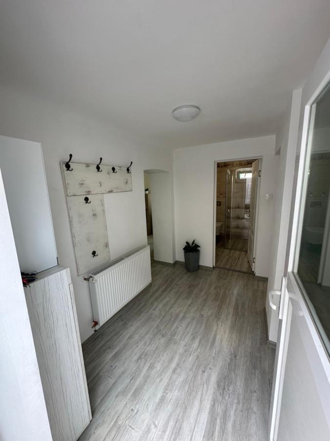 Nema S Apartment Brasov Luaran gambar